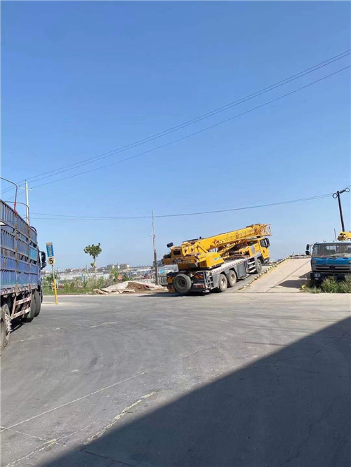 邢台县25吨吊车的租赁价格大概是多少？