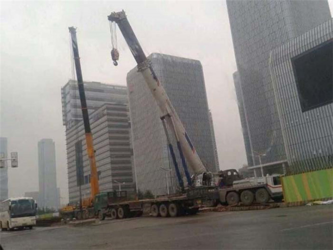 邢台县25吨吊车能吊多重设备？